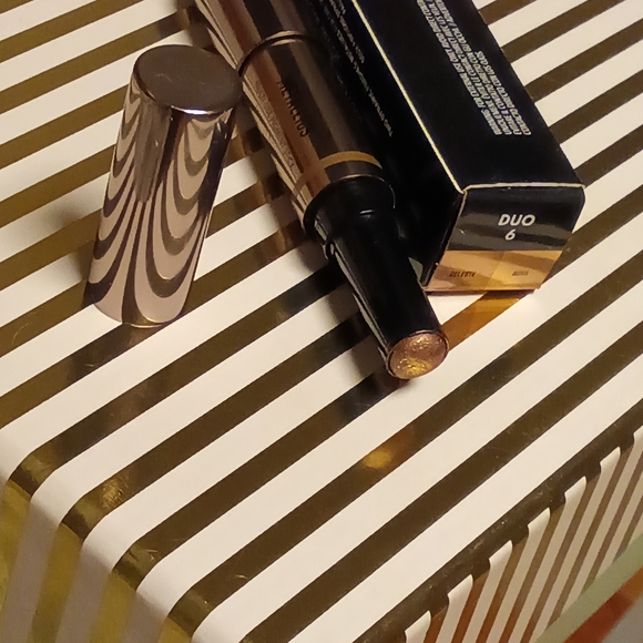 Danessa Myricks Multi-use Duo Pigment Stick. Prismatic duo For Eyes,Lips &Face - Picture 6 of 6